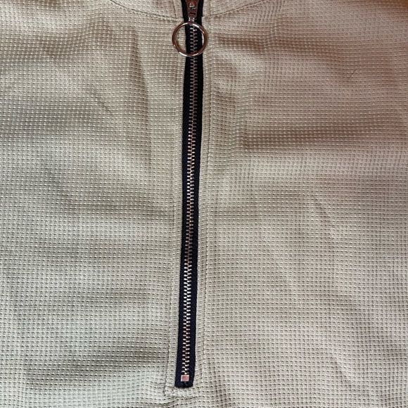 light green xl shirt with quarter zip - Picture 4 of 5